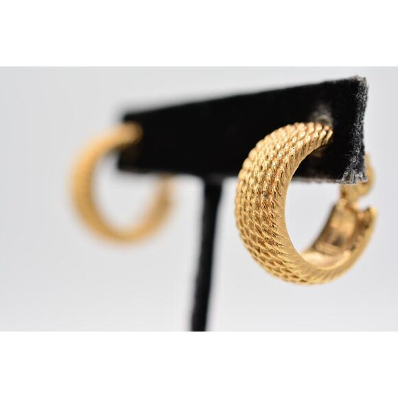 Monet Vintage Clip Earring Textured Hoops Brushed Gold Signed 1980s BinAB - Picture 2 of 12
